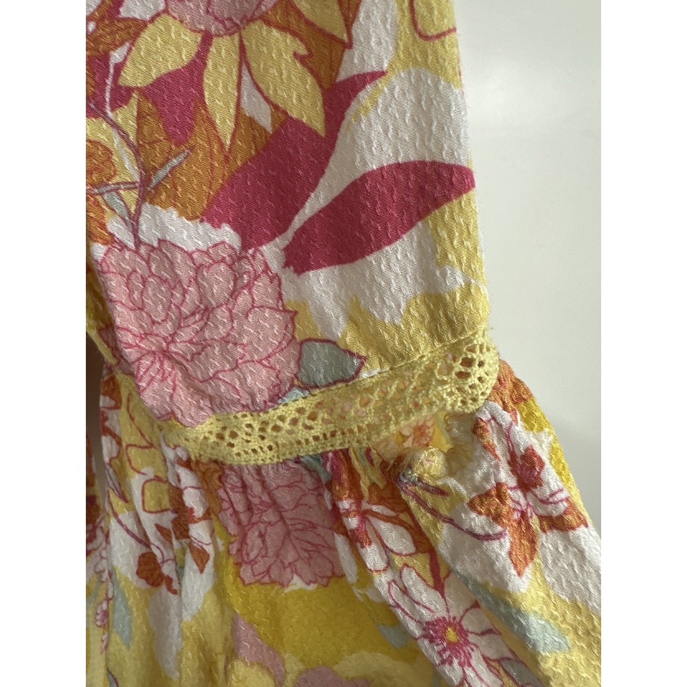 ✨2/$20 Torrid Rayon Embroidered Bell Sleeve Top Floral Yellow Plus Size 3X *Flaw - Picture 8 of 15